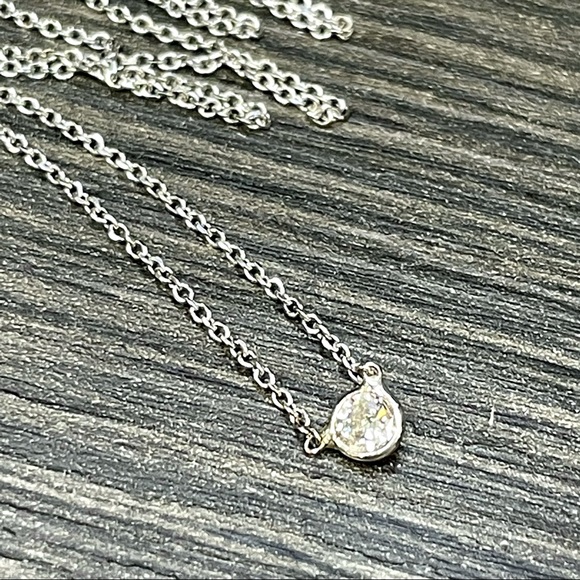 Beautiful Diamond Solitaire Necklace .15CT 20” long in solid 14k White Gold - Picture 5 of 7
